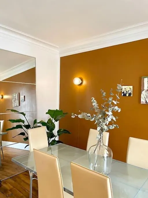 Parishome! Double Balcony, Art & Designer Touches