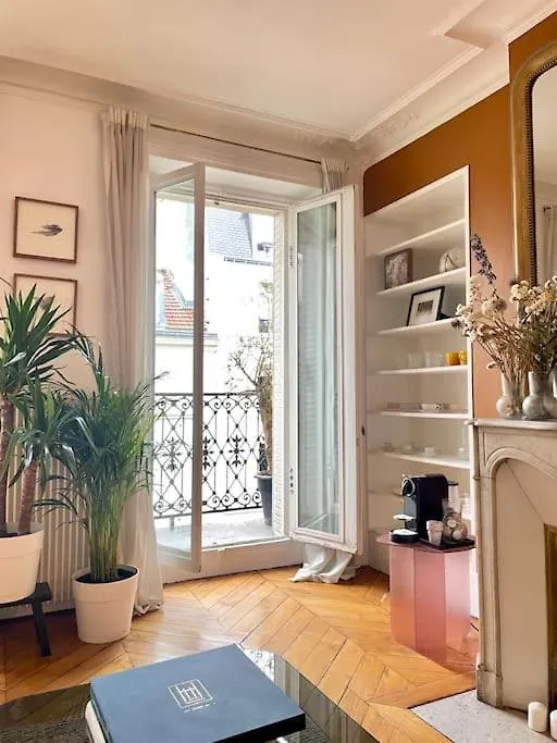 Daire Parishome! Double Balcony, Art & Designer Touches Fransa