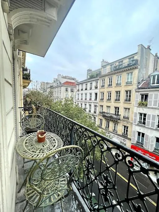 Daire Parishome! Double Balcony, Art & Designer Touches Fransa