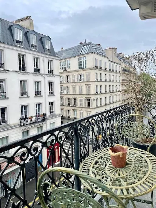 Parishome! Double Balcony, Art & Designer Touches