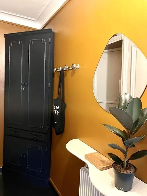 Parishome! Double Balcony, Art & Designer Touches París