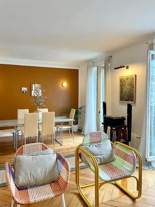 Parishome! Double Balcony, Art & Designer Touches Apartment