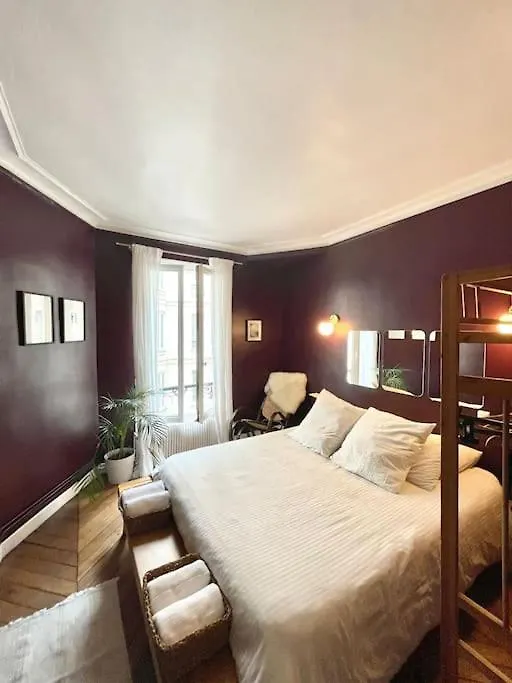 Apartman Parishome! Double Balcony, Art & Designer Touches