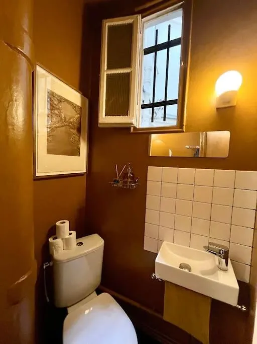 Parishome! Double Balcony, Art & Designer Touches